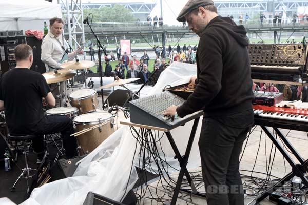 CAVERN OF ANTI-MATTER - 2016-05-29 - PARIS - Parc de la Villette - 